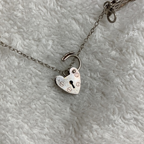 Alistair Stewart Jewellers Silver detailed bracelet with padlock closure 🔴 - Picture 5 of 8